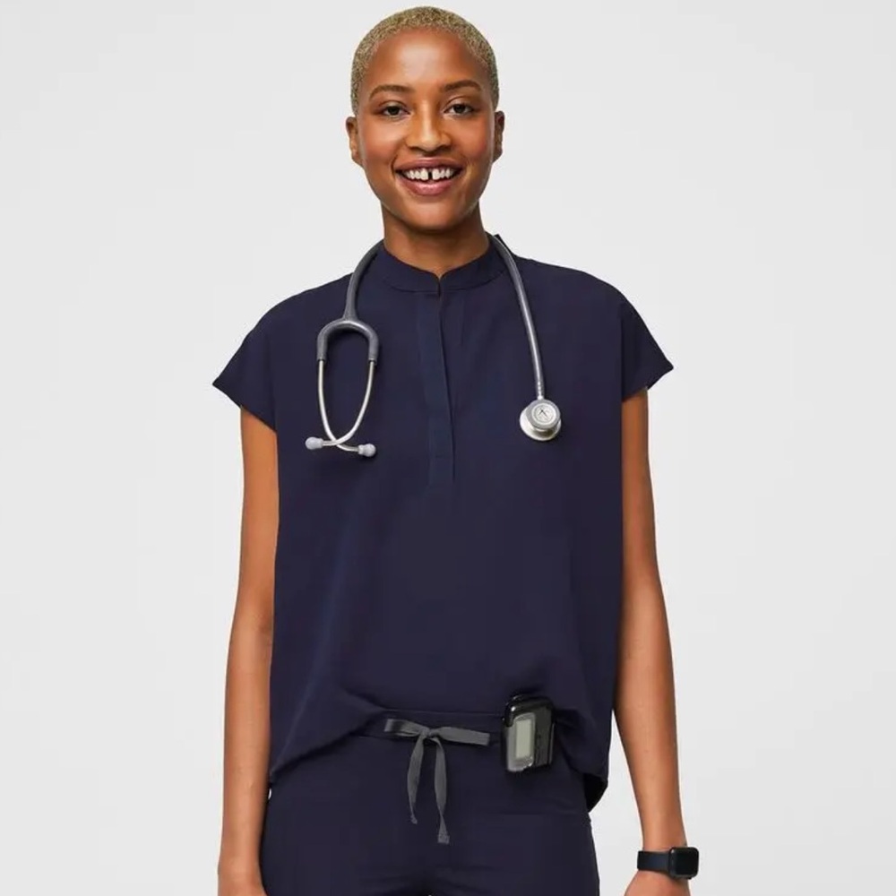 Figs XS Rafaela Oversized Scrub Top Navy